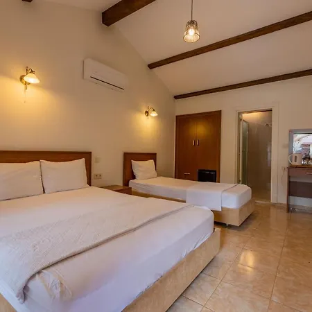 Caretta Caretta Hotel 3*