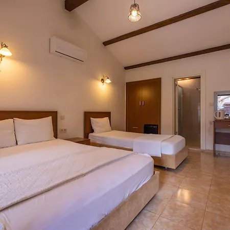 Caretta Caretta Hotel 3*